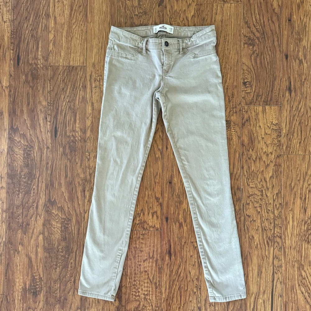 Hollister Kahki Skinny Pants size 7